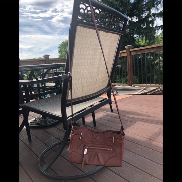 Vera wang crossbody purse - Picture 4 of 4